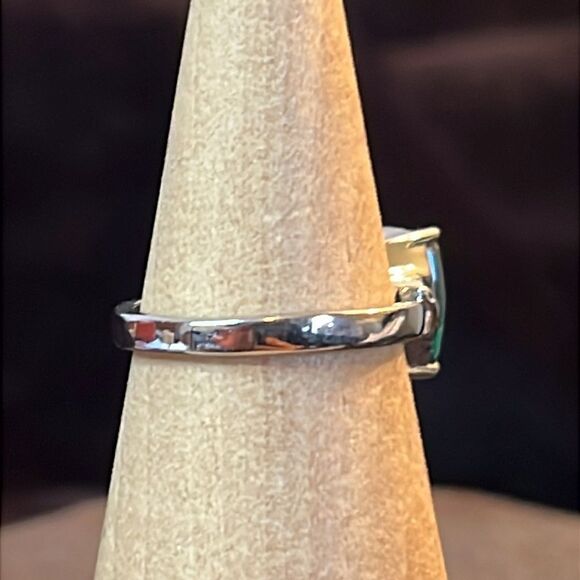 3.00ctw EMARLDINE QUARTZ & SIMULATED GREEN DIAMOND RECEIVED NG STAINLESS STEEL 7 - Picture 4 of 11